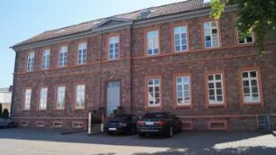 Schule (Massivbau); Langen, Frankfurter Straße 1