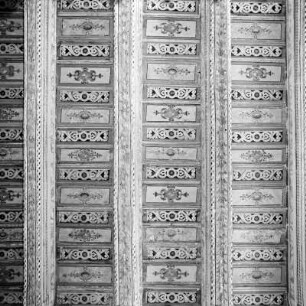 Schrank, bemalt