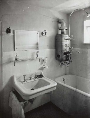 Güstrow, Wallensteinstraße. Wohnhaus (um 1927). Bad