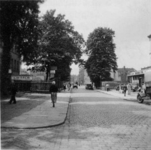 2. Tag nach der Hochwasser-Katastrophe Juli 1954 : Otto-Schill-Str., Blick nach Kolonnadenstr.
