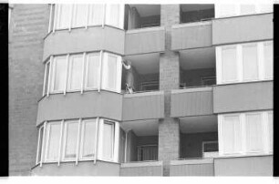 Kleinbildnegative: Seniorenwohnhäuser, Kurfüsten-, Froben- und Winterfeldtstraße, 1982