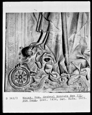 Grabmal des Erzbischofs Konrad III. von Daun: Löwe ein Wappen haltend