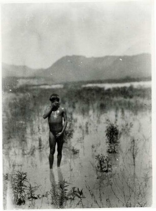 Mataco-Indianer im Río Pilcomayo in Villamontes