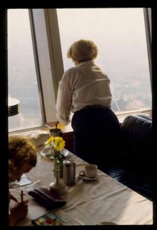 Ost-Berliner Fernsehturm.Panorama-Blick vom Tele-Café