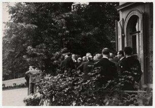 Gartenparty bei Joseph Avenol, Generalsekretär des Völkerbundes in Genf
