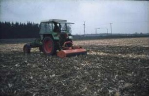 Fotografie: Umwelttechnik, Landschaftspflege, Bodenfräse, Geräteträger