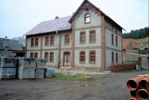 Teil des ehemaligen Gutes; Betonpflastersteine