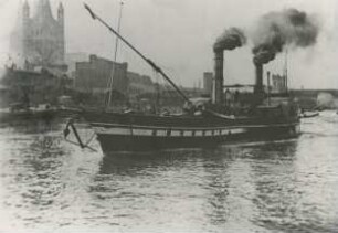 Dampfschlepper "Math. Stinnes 5" im Rhein