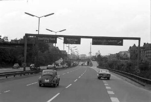 Berlin; Wilmersdorf: Stadtautobahn; Hohenzollerndamm mit Funkturm