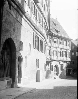 Esslingen: Gasse mit Fachwerkhäusern
