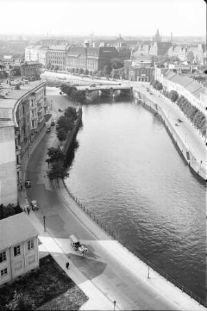 Berlin: Blick vom NO Turm nach Norden auf Spree mit Lessingtheater