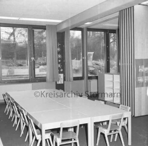 Stadtschule: Salinenstraße: Einweihung des Neubaus: Unterrichtsraum mit Tischen und Stühlen: 13.01.1973