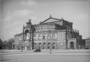 Dresden, Semperoper : Dresden-Altstadt, Theaterplatz. Opernhaus. Ansicht von Osten