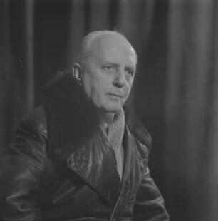 Porträtaufnahmen des Schauspielers Kurt Wenkhaus : Porträt des Schauspielers Kurt Wenkhaus