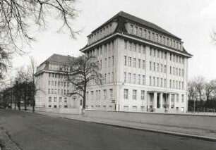 Dresden-Gruna. Hans-Erlwein-Gymnasium, Junghansstraße 15. Straßenansicht