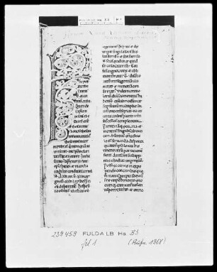 Hugo von Sankt Viktor, Honorius Augustodunensis und anderes — Initiale, Folio 1 recto