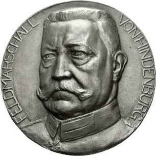 Weltkriegsmedaille von Artur Imanuel Loewental auf die Winterschlacht in den Masuren mit Brustbild Pauls v. Hindenburg, 1915