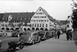 Freudenstadt: Marktplatz mit Hotel Krone