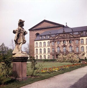 Ehemaliges kurfürstliches Schloss — Südflügel