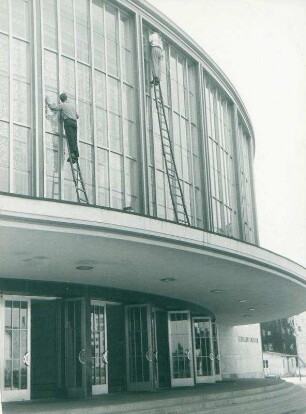Erster Theaterneubau in Berlin Fensterreinigung (Schiller Theater)