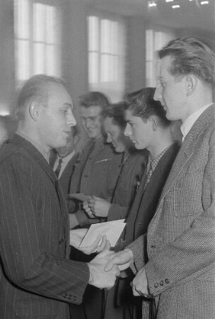 Einweihung des Kulturhauses und Auszeichnung der Aktivisten