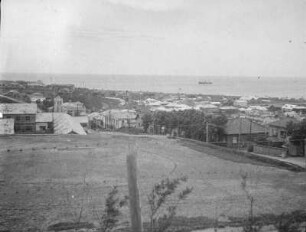 Stadtteilansicht von Maoka : Blick vonTerrasse I auf die Stadt und zur Newelskoi-Bucht des Japanischen Meeres
