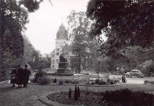 Denkmal des Grafregenten Ernst zur Lippe. Detmold, Schlossplatz