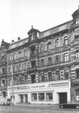Dresden-Neustadt, Königsbrücker Straße 62. Wohnhaus mit Laden (um 1895). Straßenansicht