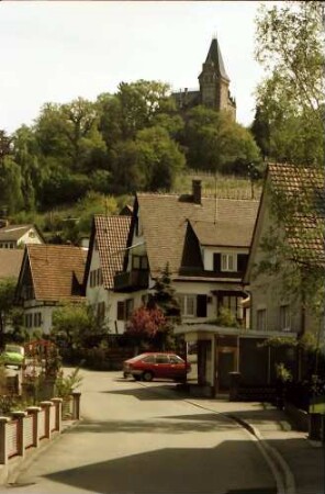 Kappelrodeck: Straße; oben Schloss Rodeck