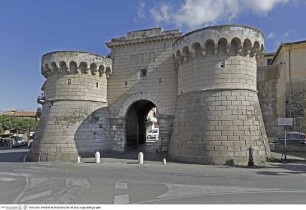 Porta Napoletana