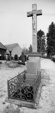 Kruzifixus; Rockenberg, Elisabethenstraße 13
