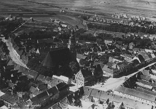 St. Marien-Kirche und Rathaus am Markt von Herzberg (Elster) : Blickrichtung Südwesten