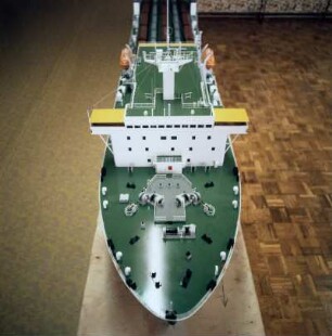 Modell eines Fährschiffs, Bau des Fährhafens Mukran, Sassnitz