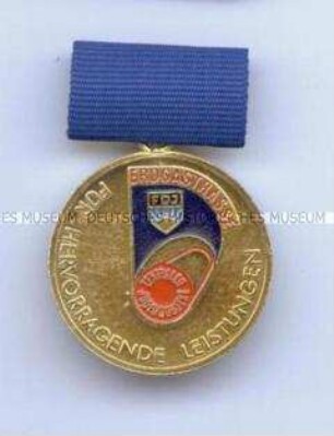 Medaille "Für hervorragende Leistungen an der Erdgastrasse" in Gold, DDR, im Etui
