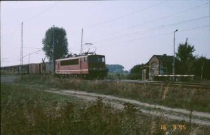 Priort Schrankenwärterposten Lok 155 110 Güterzug