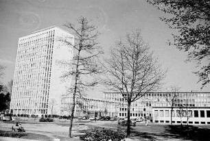 Verwaltungsneubau der Karlsruher Lebensversicherung am Friedrich-Scholl-Platz.