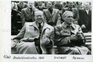 Otto Grotewohl und Max Reimann beim Deutschlandtreffen im Walter-Ulbricht-Stadion