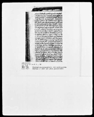 Martyrologium und Regula — Regula — Verblasste Initiale J, Folio 105recto