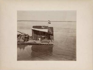 Floß auf dem Tigris. : Ein beladenes Floß auf dem Tigris.
