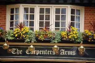 Windsor bei London - Gasthaus am Schloss : Gasthaus in der Altstadt von Windsor am Schloss, aufgenommen am 15. Mai 2006