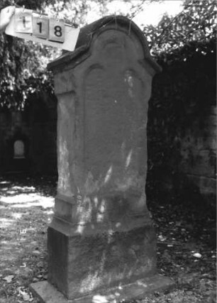Grabstein 118 [Hahn S. 77 Grab-Nr. 1479]