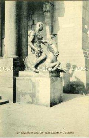 Skulptur am Ratskeller des Neuen Rathauses in Dresden