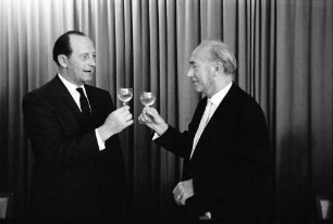 Freiburg: Zum roten Bären; 65. Geburtstag Dr. Rupert Gießler; Glückwunsch: Ministerpräsident Filbinger - Gießler