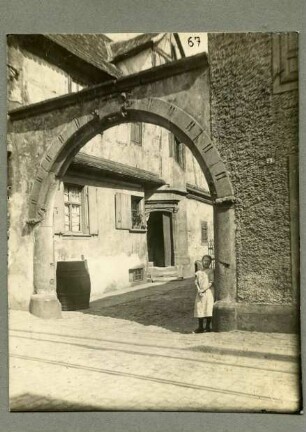 Torbogen mit Schlußstein