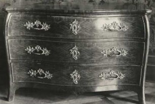 Kommode, um 1745, Schloss Moritzburg, erstes Obergeschoss, Nr. 1, Rauchzimmer