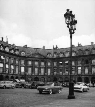 Paris. Place Vendôme (1699-1720; nach Entwurf von J. H. Mansart)