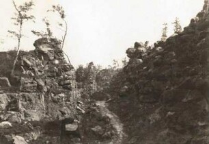 Zittauer Gebirge. Felsengasse von Westen