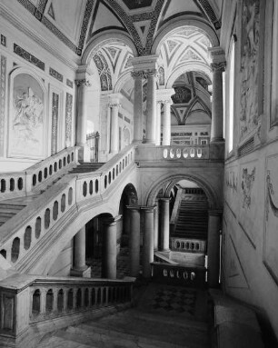 Monastero di San Nicolò l'Arena — Klostergebäude — Treppenhaus