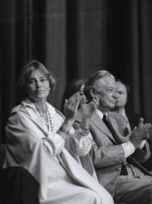 Internationale Filmfestspiele 1977, Maria Schell, Hans Söhnker beide Filmband in Gold