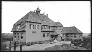 Krögis. Kirche, Pfarre und Schule